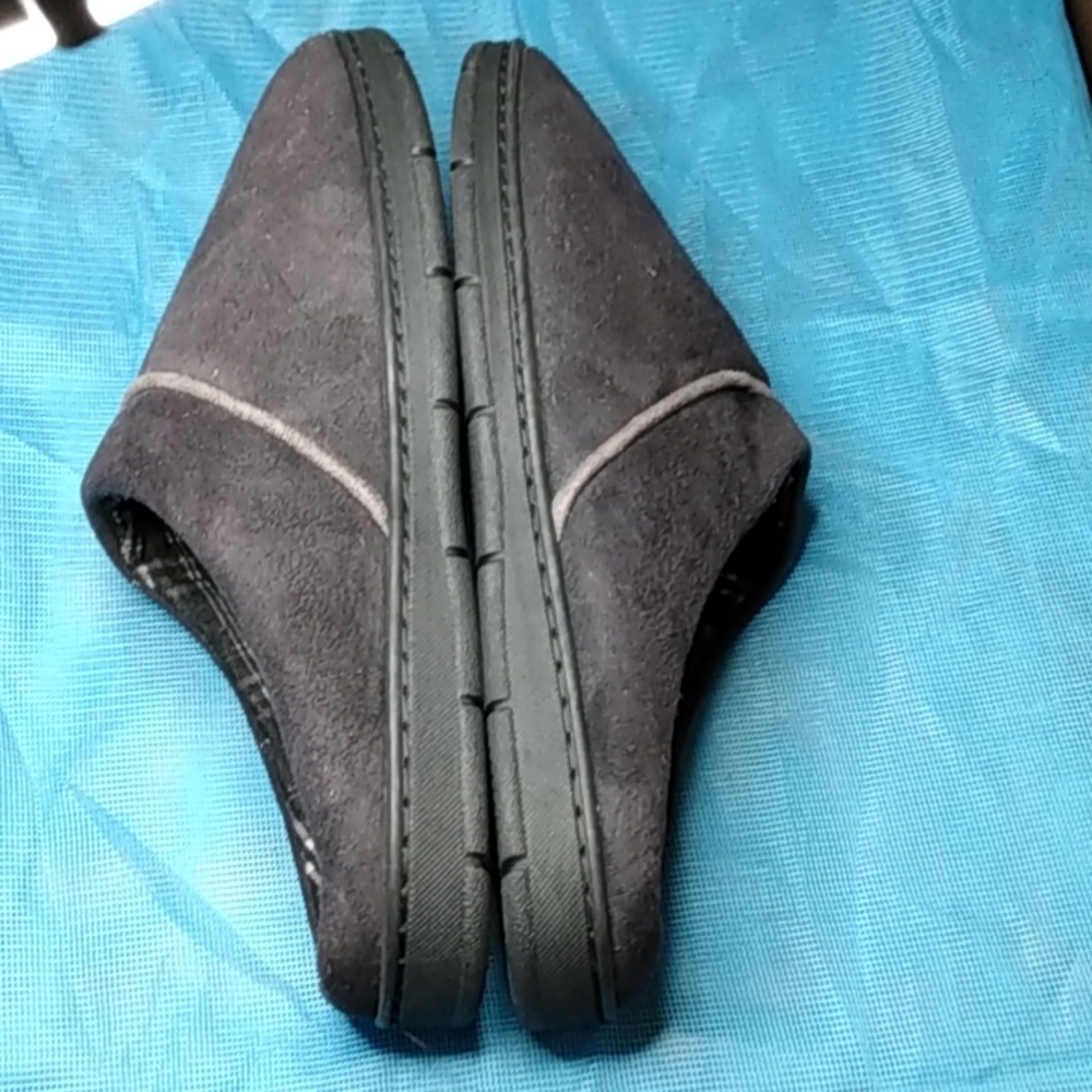 Weatherproof Slippers - Picture 3 of 6